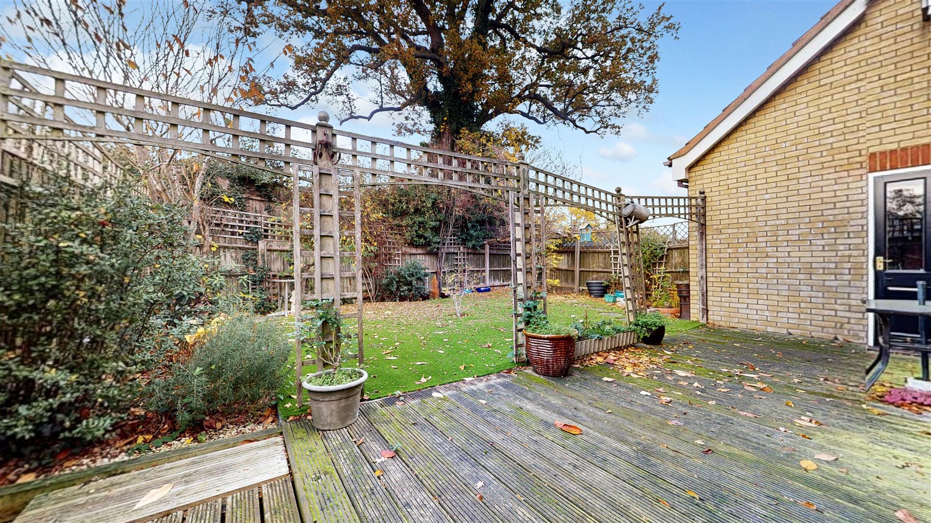 3 bed property in Naseby Place, Bedford